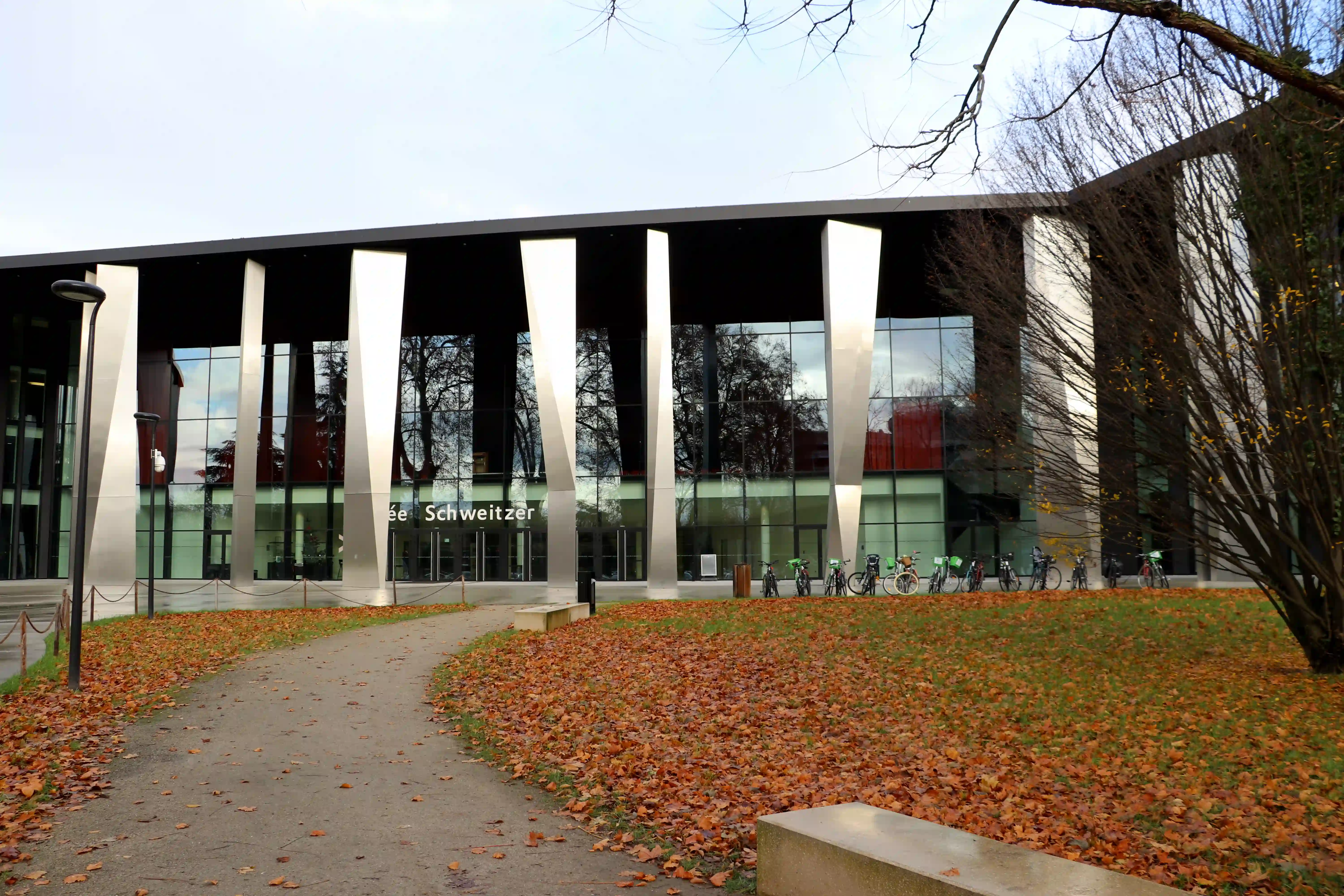 Entrée Schweitzer du Palais de la Musique et des Congrès